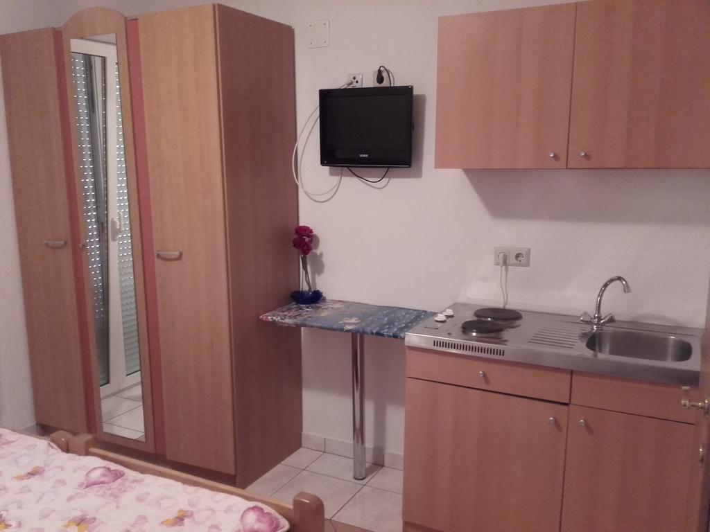 Apartments Angie Биоград-на-Мору Экстерьер фото